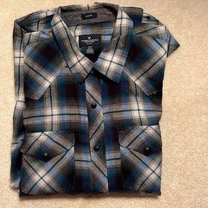 AEO  large plaid men’s shirt w snaps cotton slim fit
